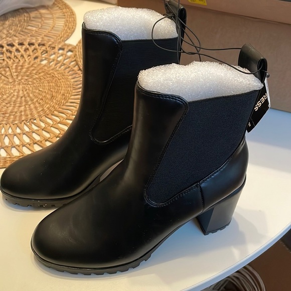 NWT Express booties - Picture 1 of 5